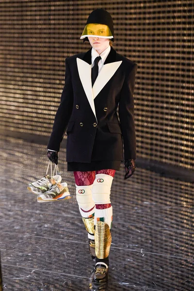 Look 50